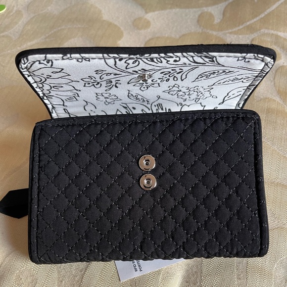 RFID Riley Compact Wallet in Mucrofiber Classic Black - Picture 2 of 6